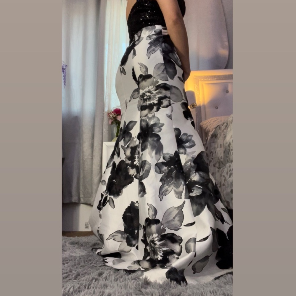 worn once! super cute